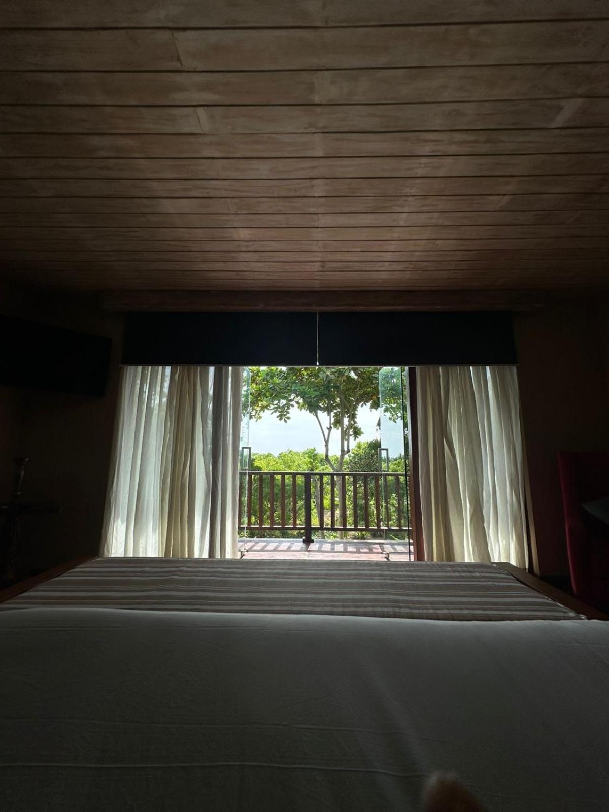 Nikara Luxury Beach House Тиссамахарама Экстерьер фото