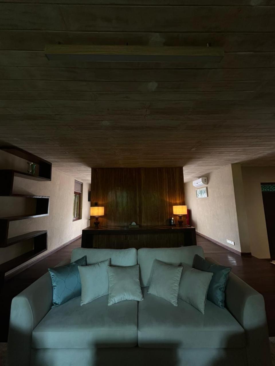 Nikara Luxury Beach House Тиссамахарама Экстерьер фото