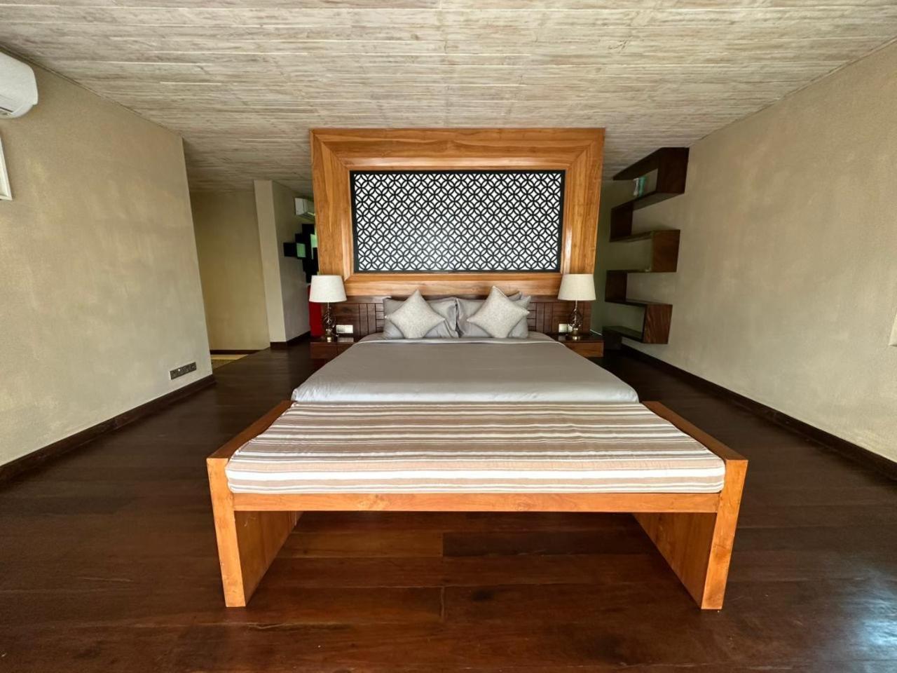 Nikara Luxury Beach House Тиссамахарама Экстерьер фото
