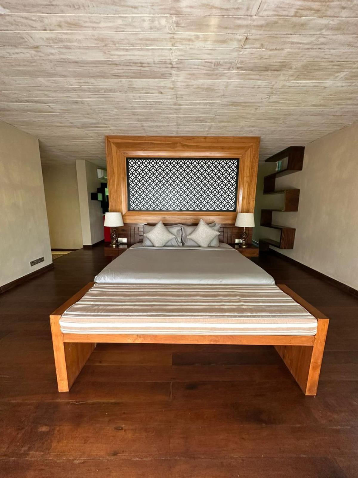 Nikara Luxury Beach House Тиссамахарама Экстерьер фото