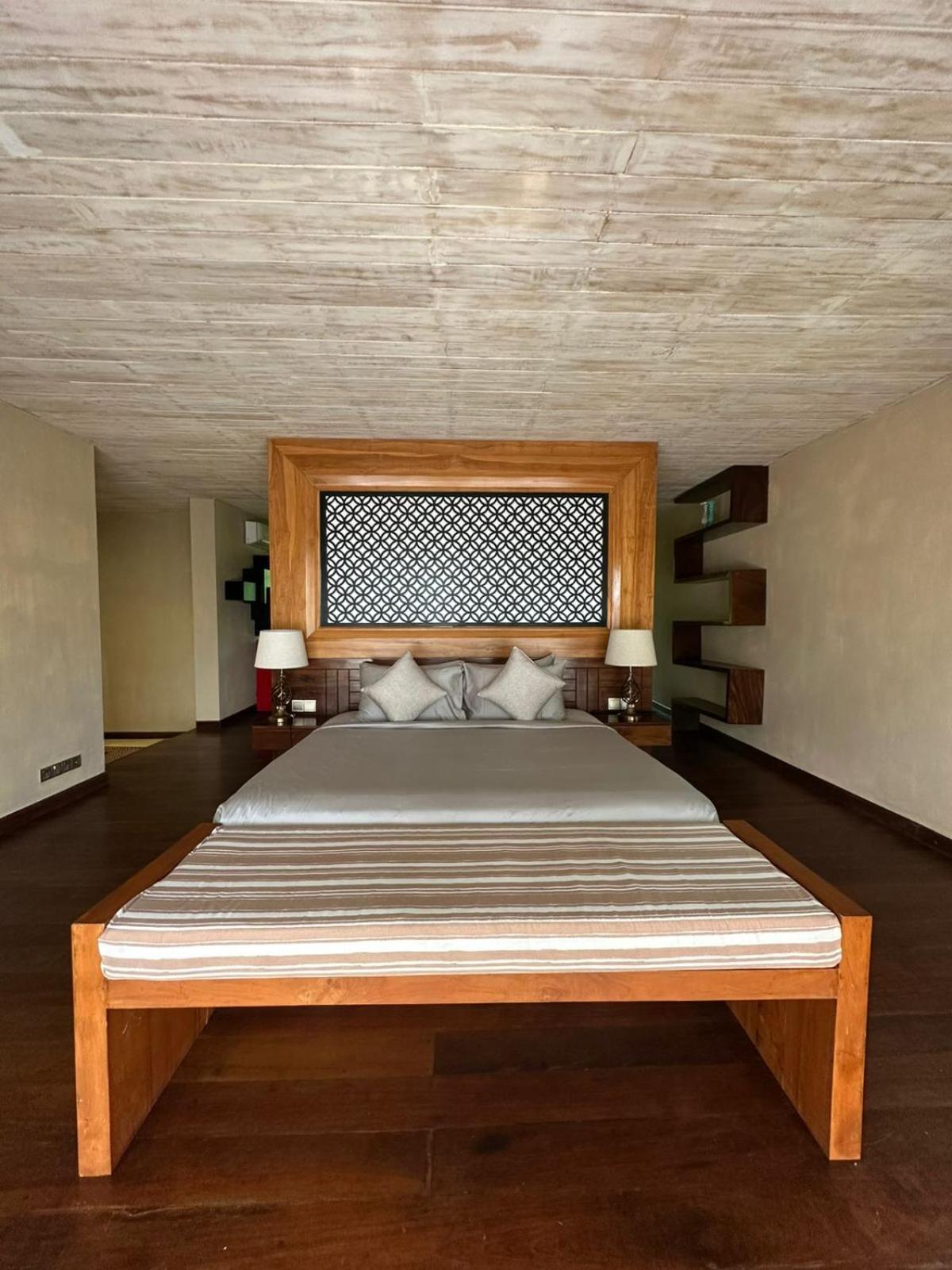 Nikara Luxury Beach House Тиссамахарама Экстерьер фото